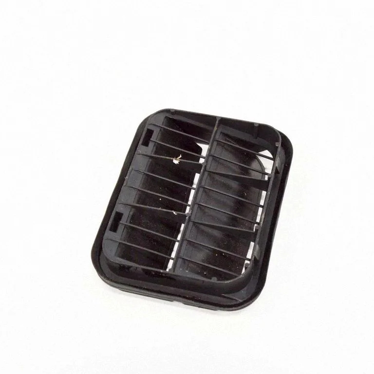 Quarter panel pressure vent 2F2AB280B62AB