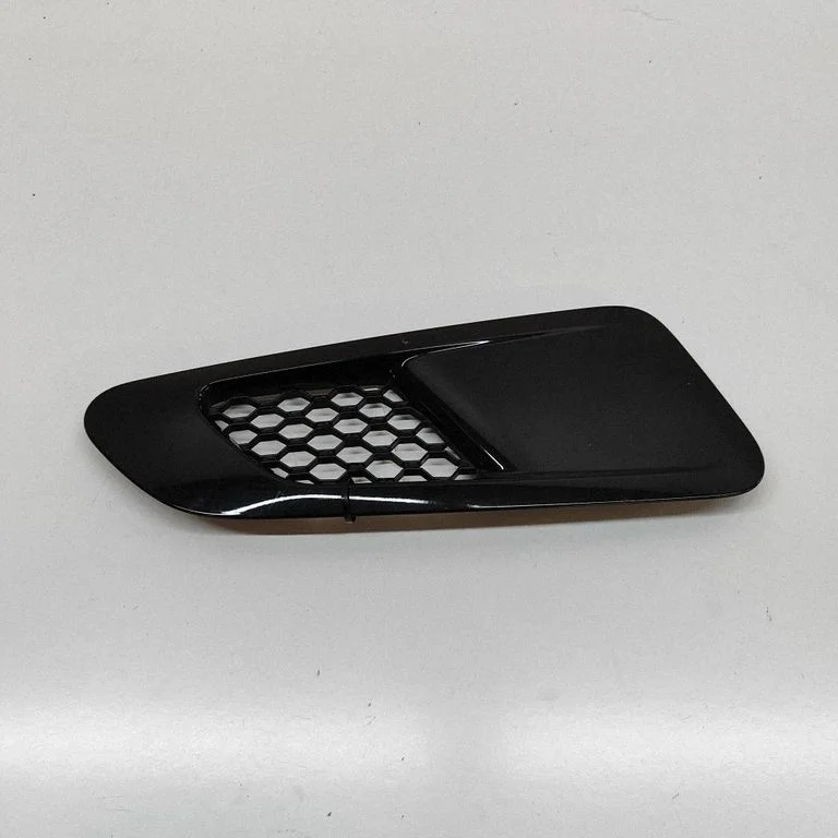 Quarter panel pressure vent GX5316C629A