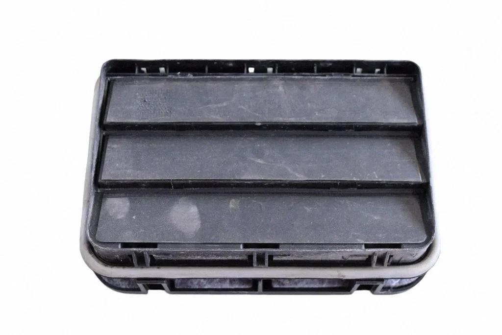 Kratka wentylacyjna (odpowietrzenie nadwozia) – BMW Seria 5 F10 F11 (2009-2016)