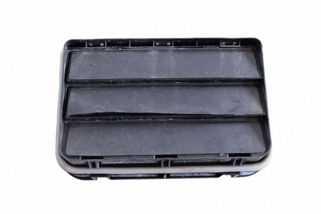 Kratka wentylacyjna (odpowietrzenie nadwozia) – BMW Seria 5 F10 F11 (2009-2016)