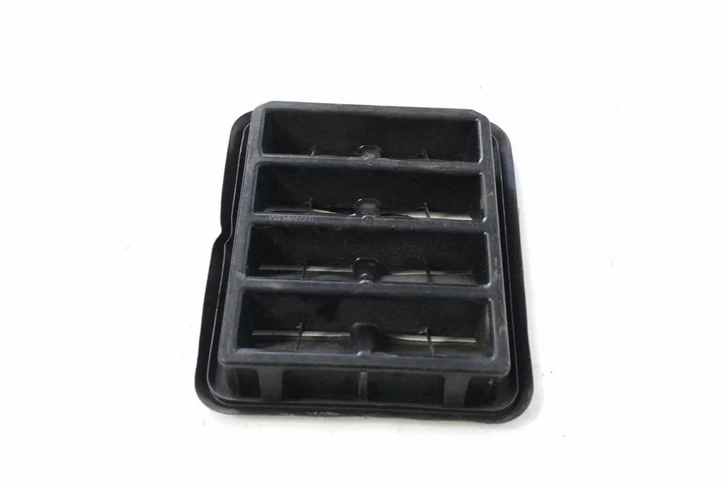 Ventilācijas režģis 05058643AA