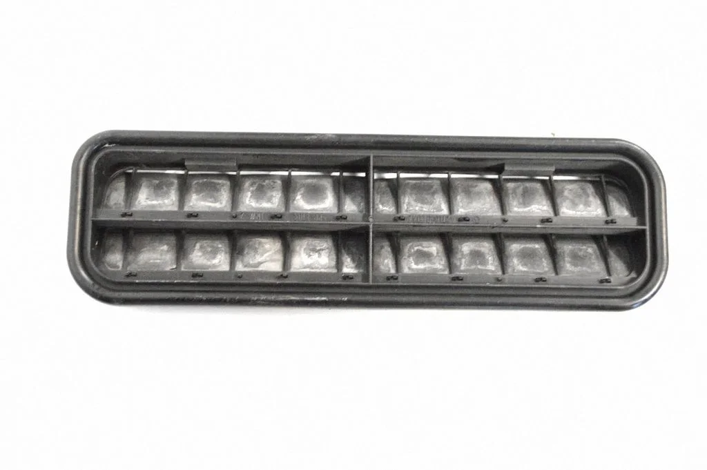 Ventilācijas režģis – Mercedes-Benz CLS klase C219 (2003-2011)