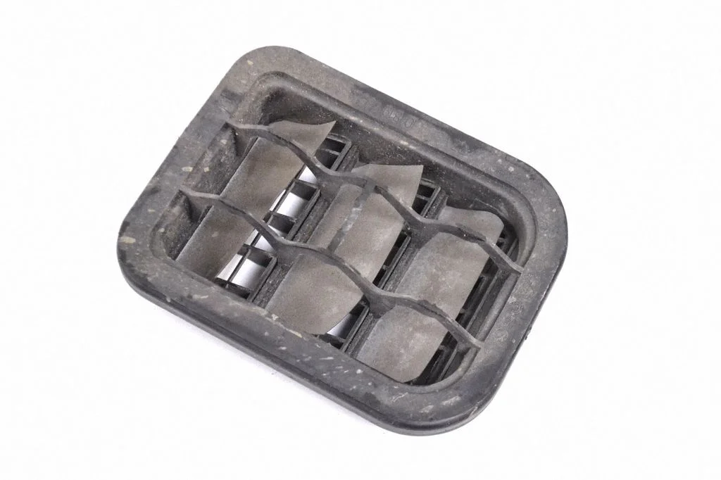 Ventilācijas režģis 1H0819465E