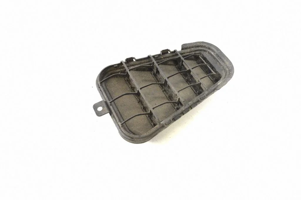 Ventilatsioonirest 4G5819181A