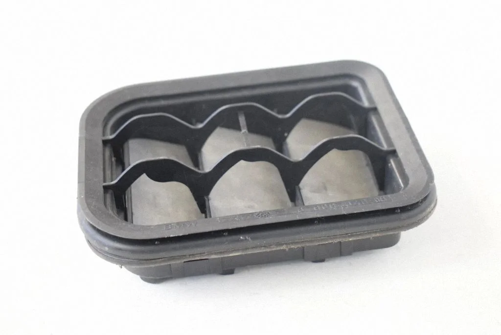 Ventilācijas režģis 64226909340
