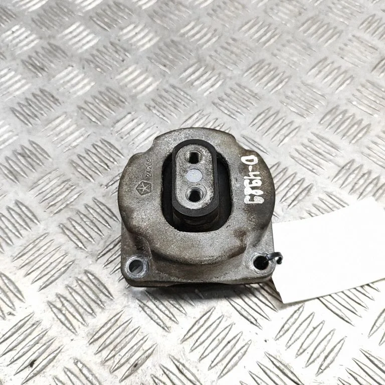 Gearbox mount 675000031