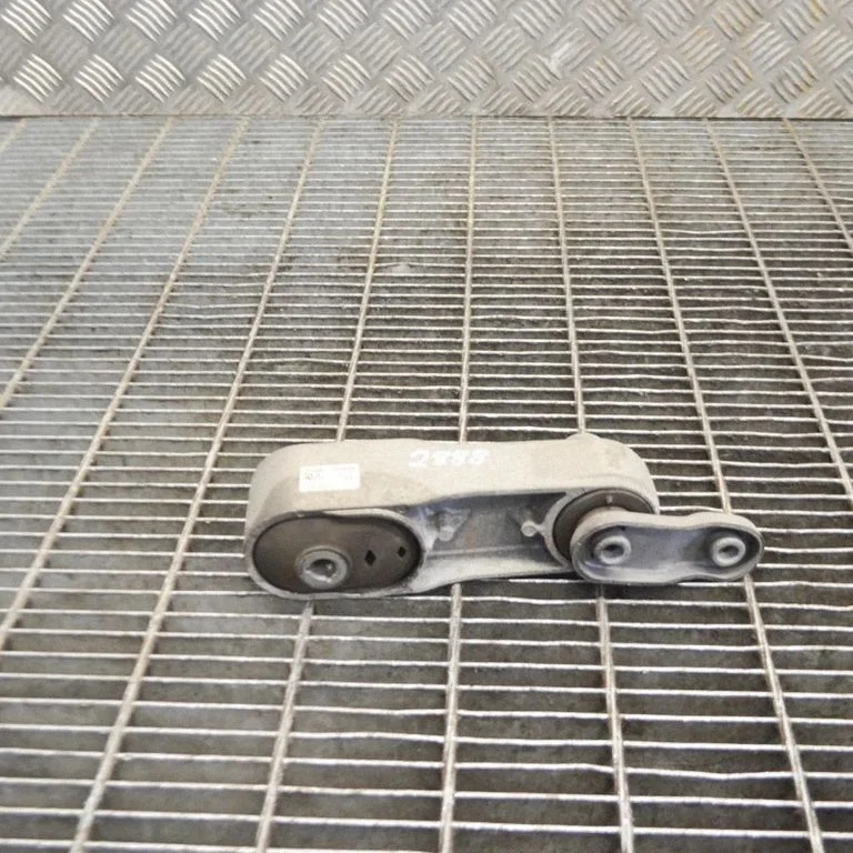 Gearbox mount 6793362