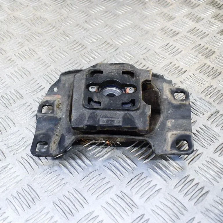 Ātrumkārbas spilvens AV617M121FB
