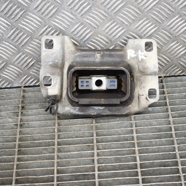 Ātrumkārbas spilvens V617M121