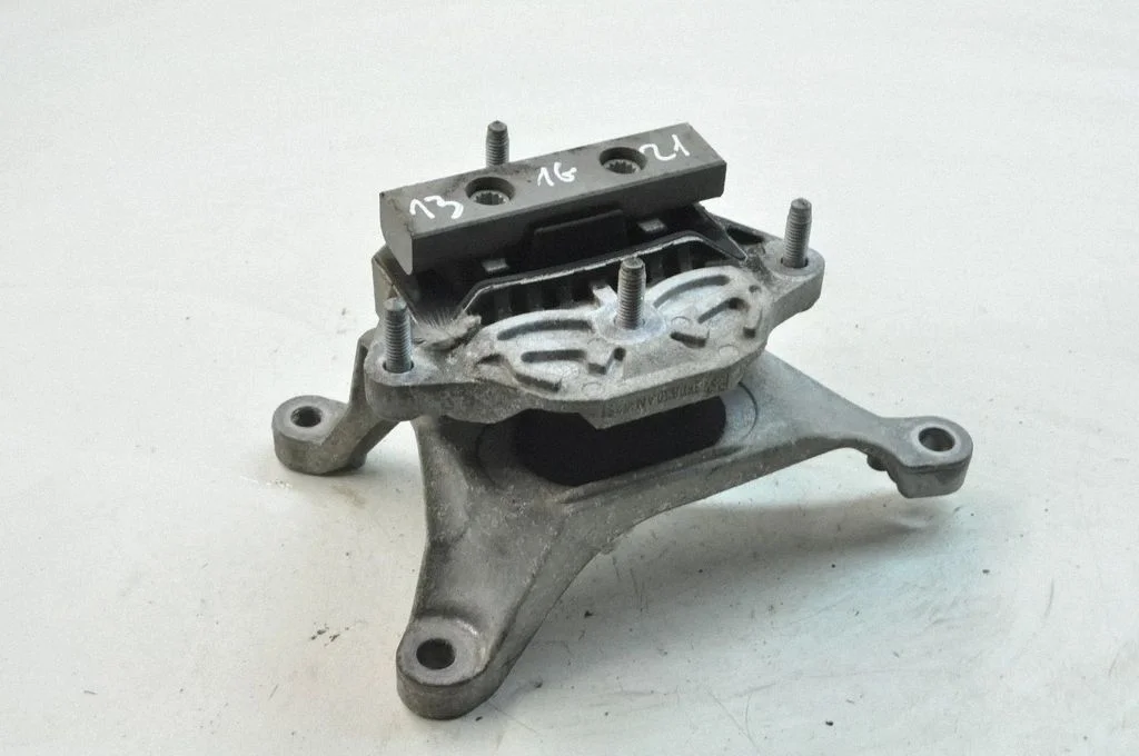 Ātrumkārbas spilvens 8W0399118