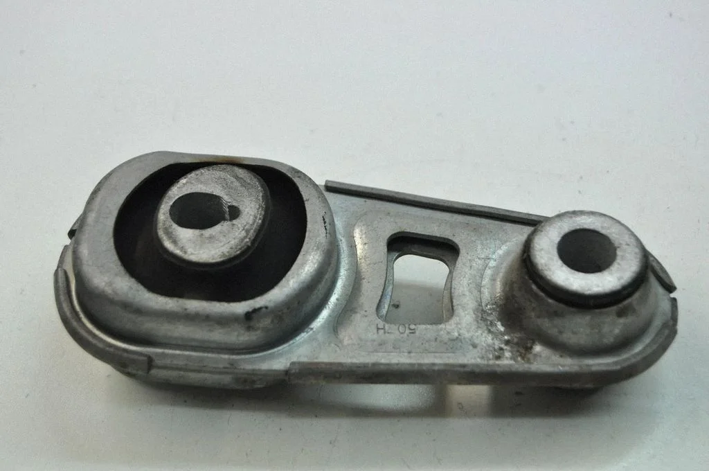 Gearbox mount – Nissan X-Trail T32 (2014-2021)