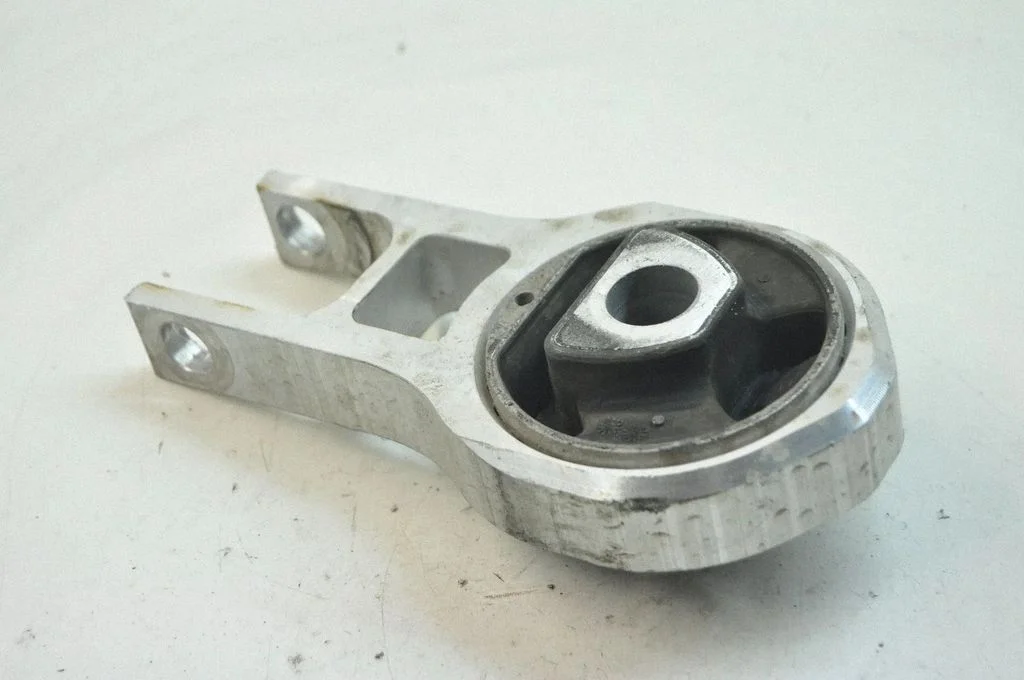 Gearbox mount 00520789340