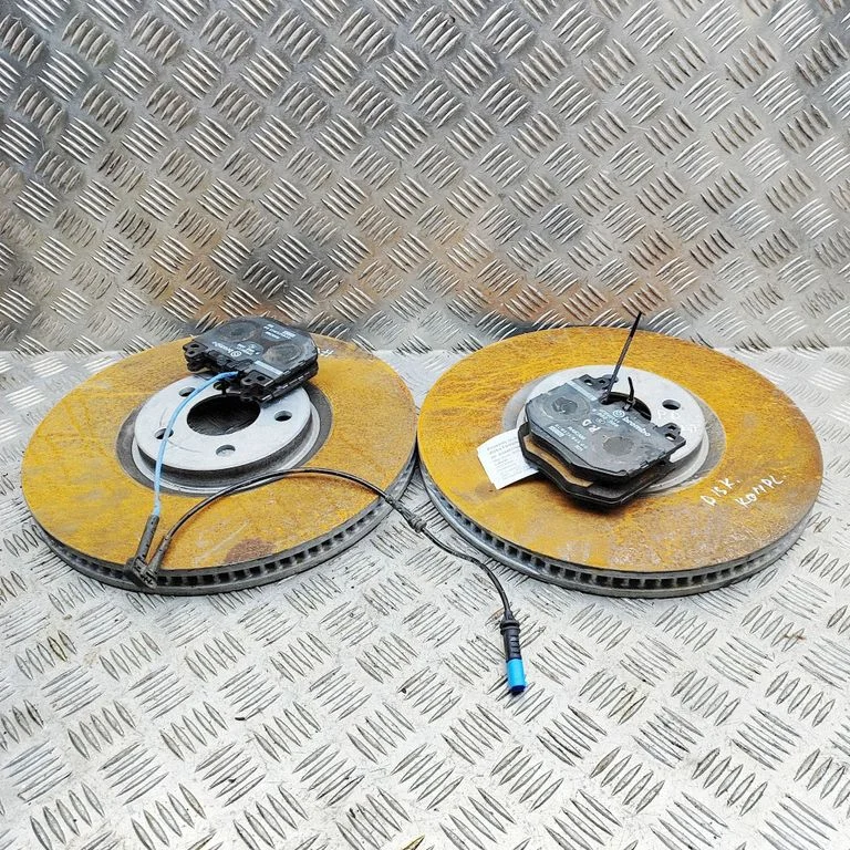 Front brake disc 8841936