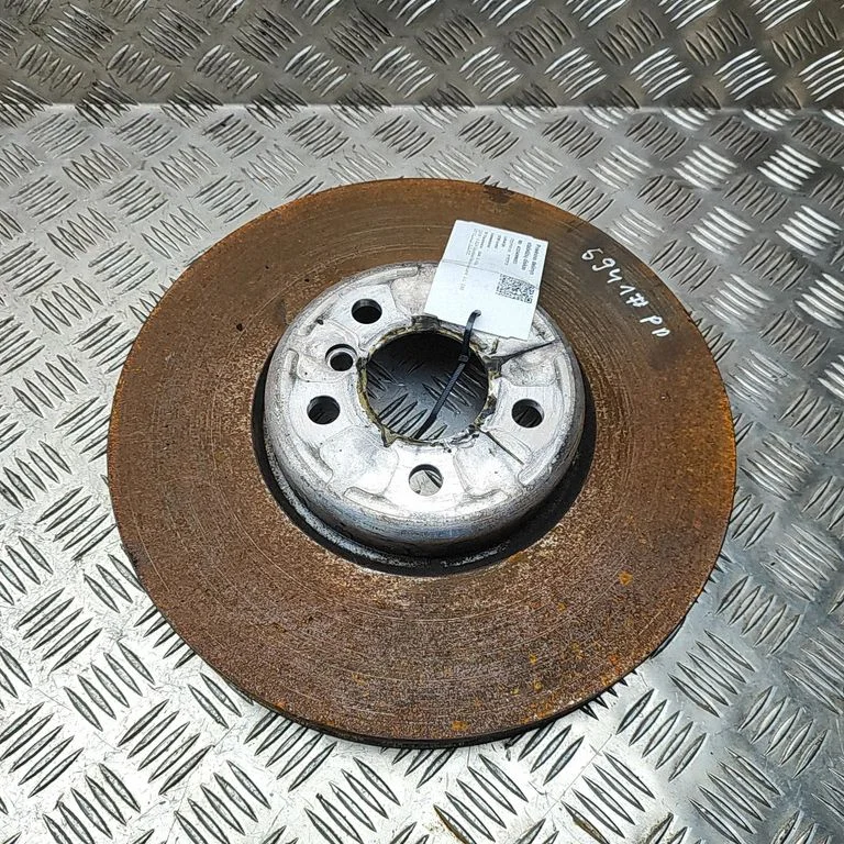 Tarcza hamulcowa przednia 6880076