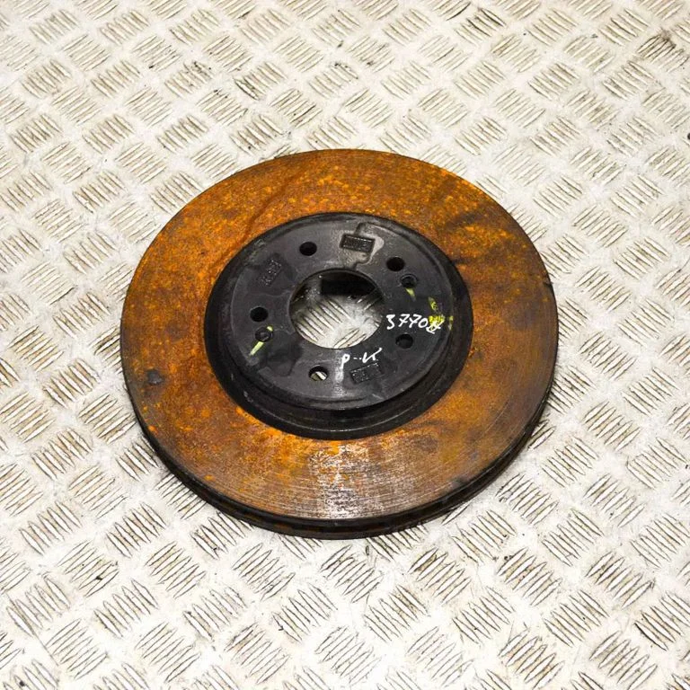 Priekšējais bremžu disks – kreisā