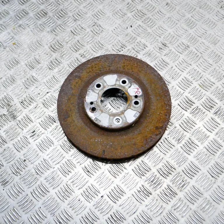 Front brake disc – right
