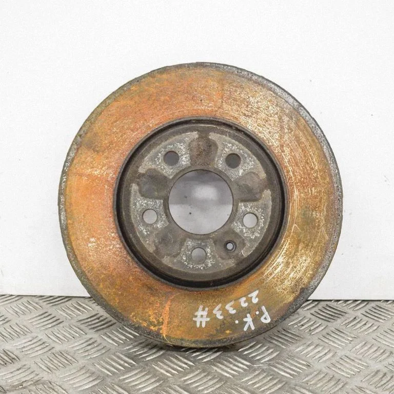 Priekšējais bremžu disks – kreisā