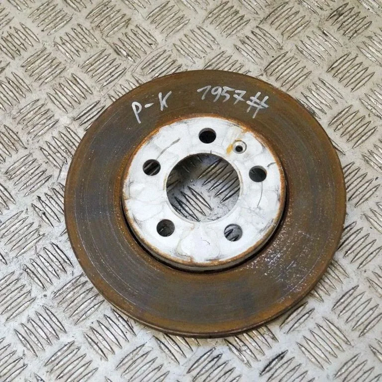 Priekšējais bremžu disks – kreisā