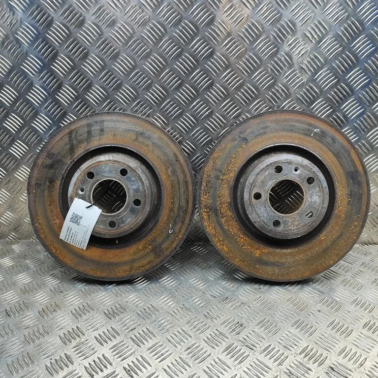 Priekšējais bremžu disks 4M0615301AB