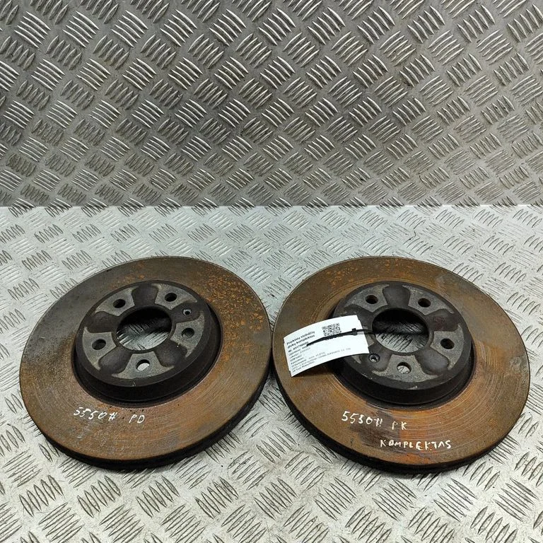 Priekšējais bremžu disks 8W0615301G