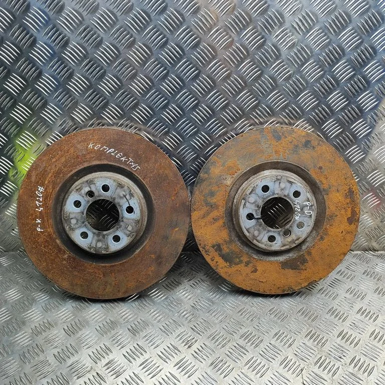 Priekšējais bremžu disks 6884002