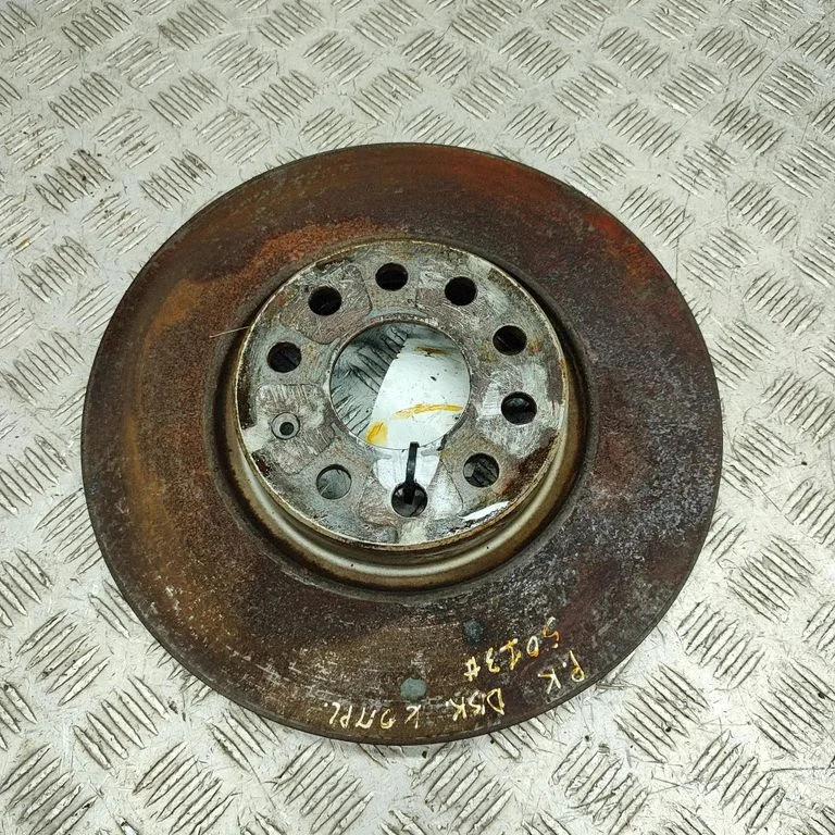 Priekšējais bremžu disks 5Q0615301F