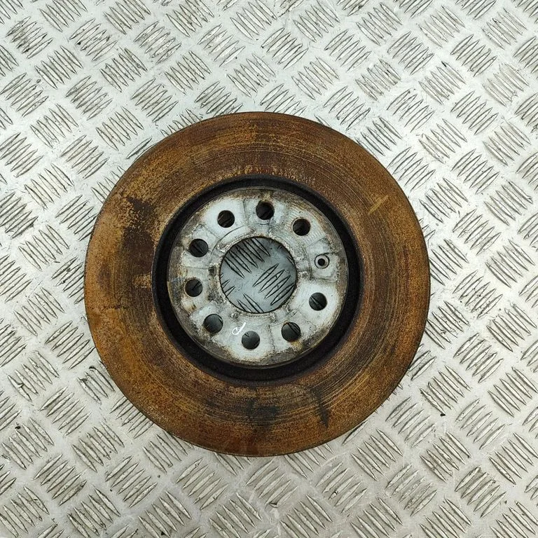Priekšējais bremžu disks 5Q0615301F
