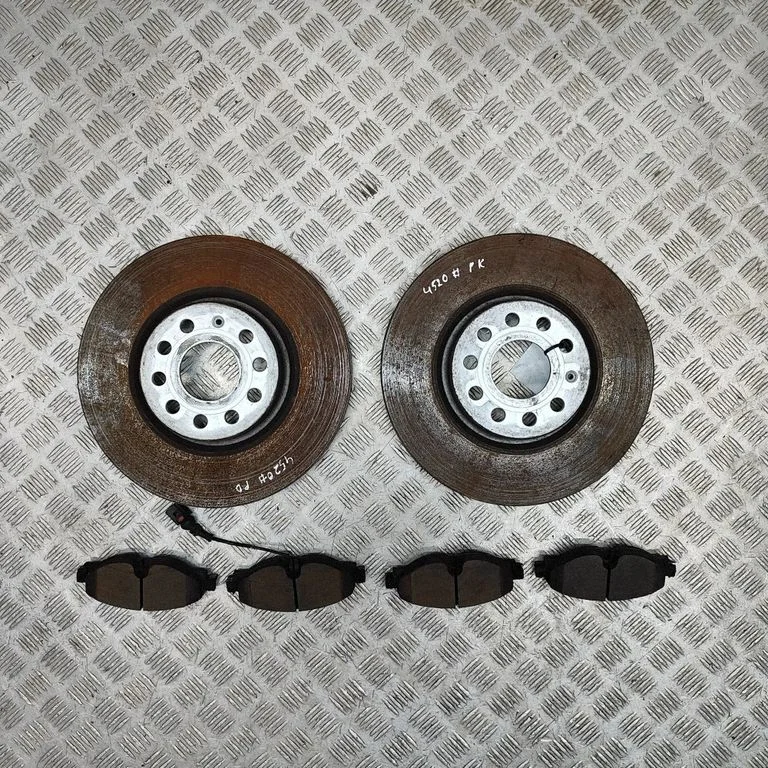 Priekšējais bremžu disks 8V0698151B