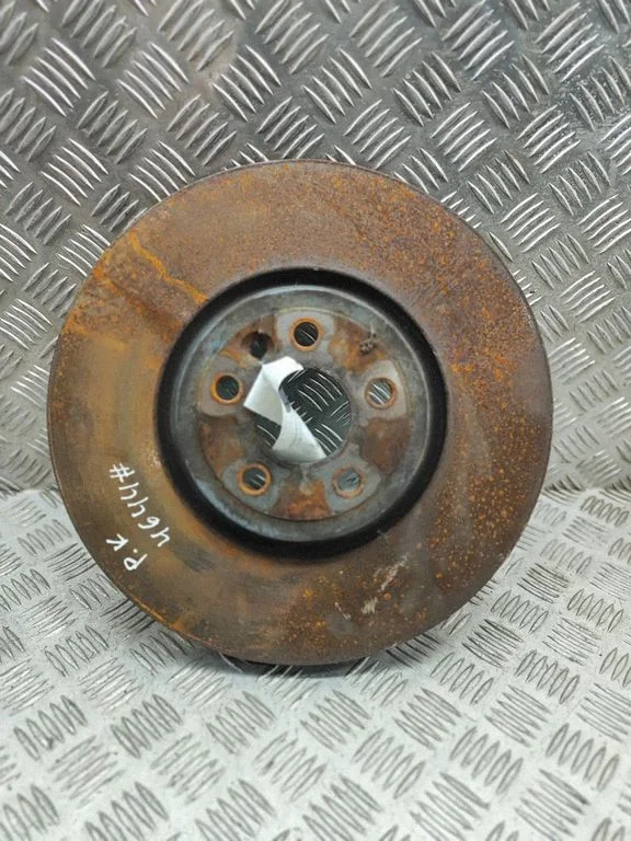 Esimene piduriketas LR090685