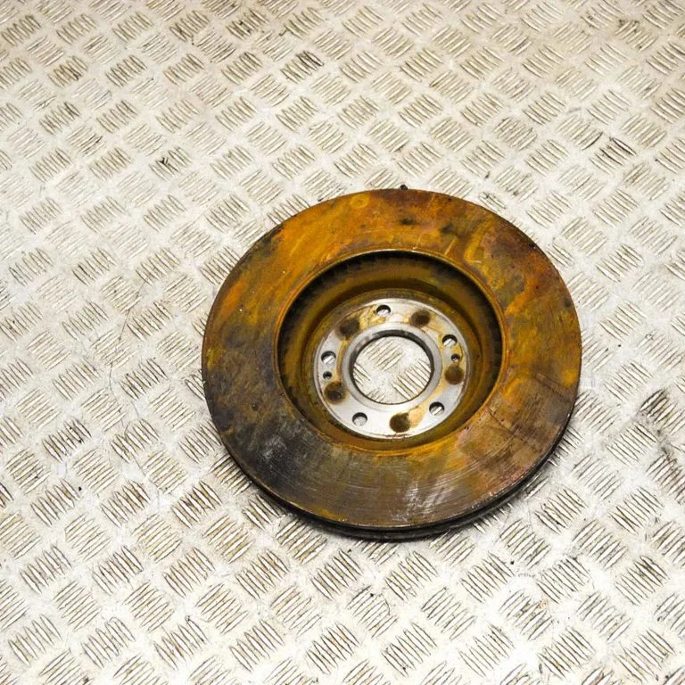 Priekšējais bremžu disks – labā