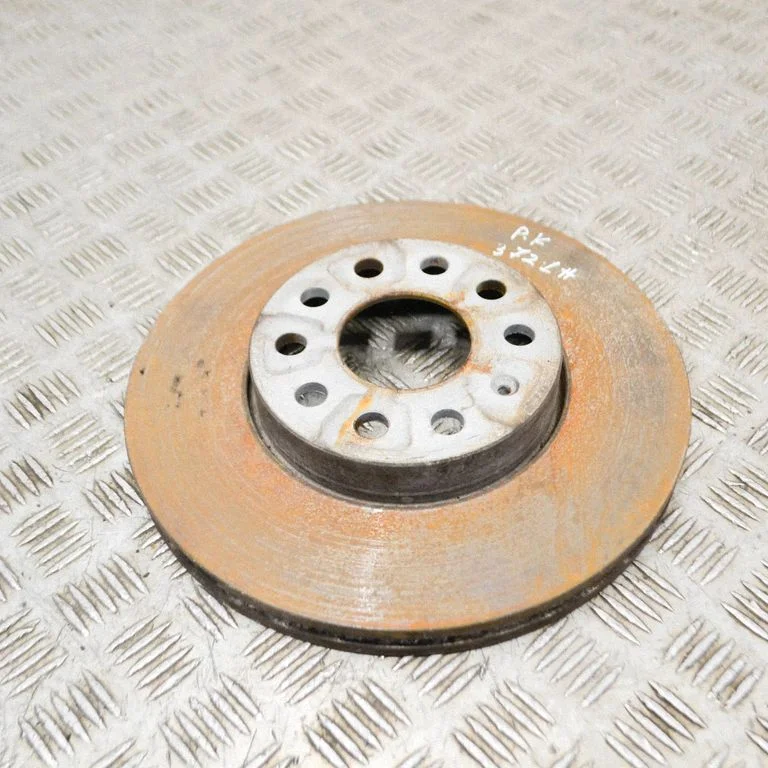 Priekšējais bremžu disks – kreisā