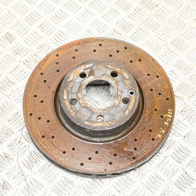 Priekšējais bremžu disks – kreisā