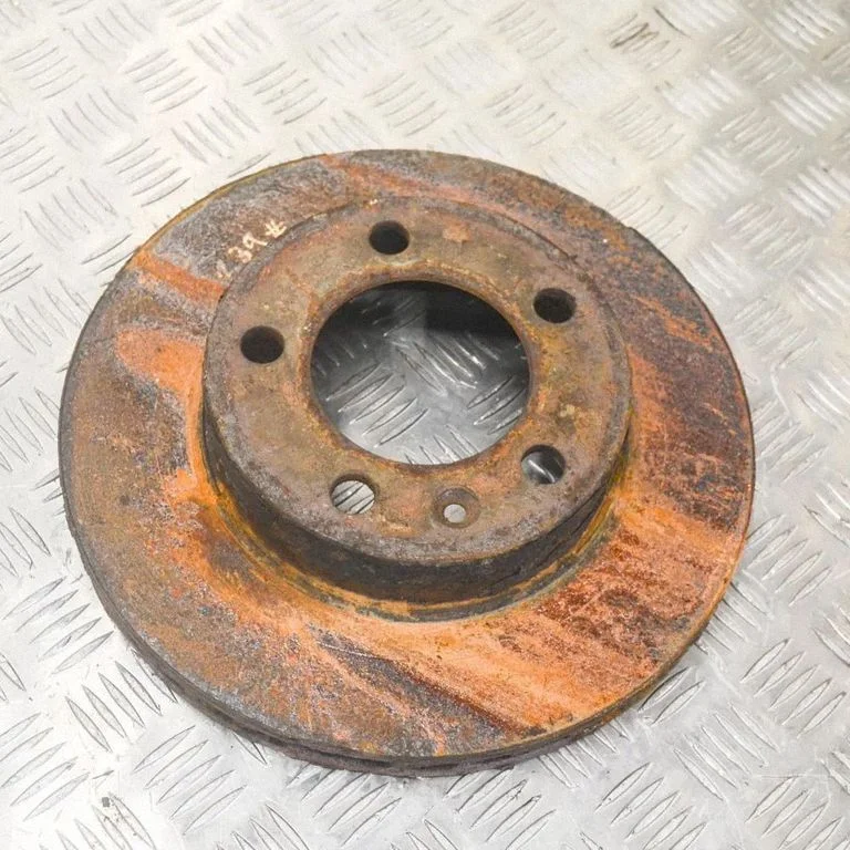 Front brake disc – right