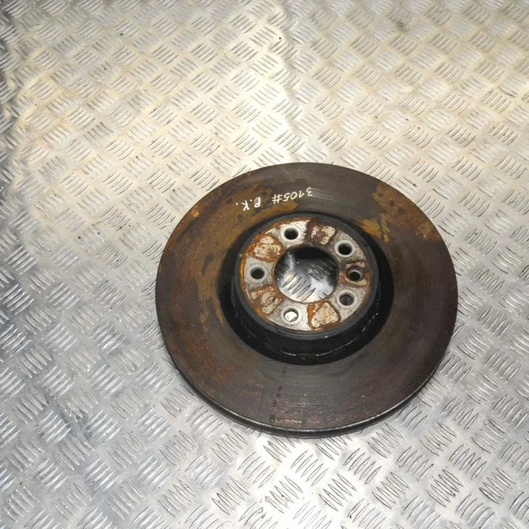 Priekšējais bremžu disks – kreisā
