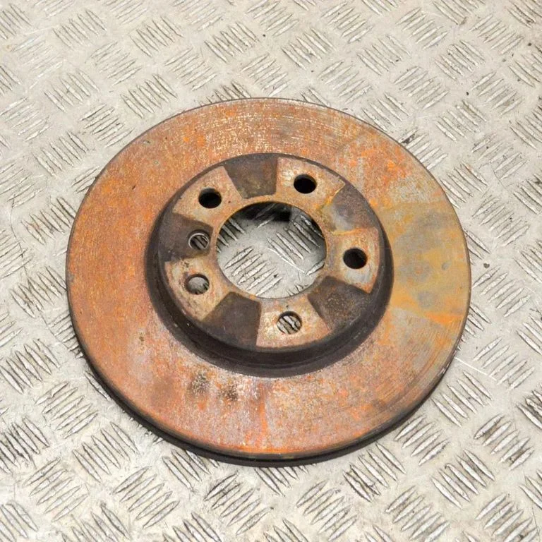 Priekšējais bremžu disks – labā