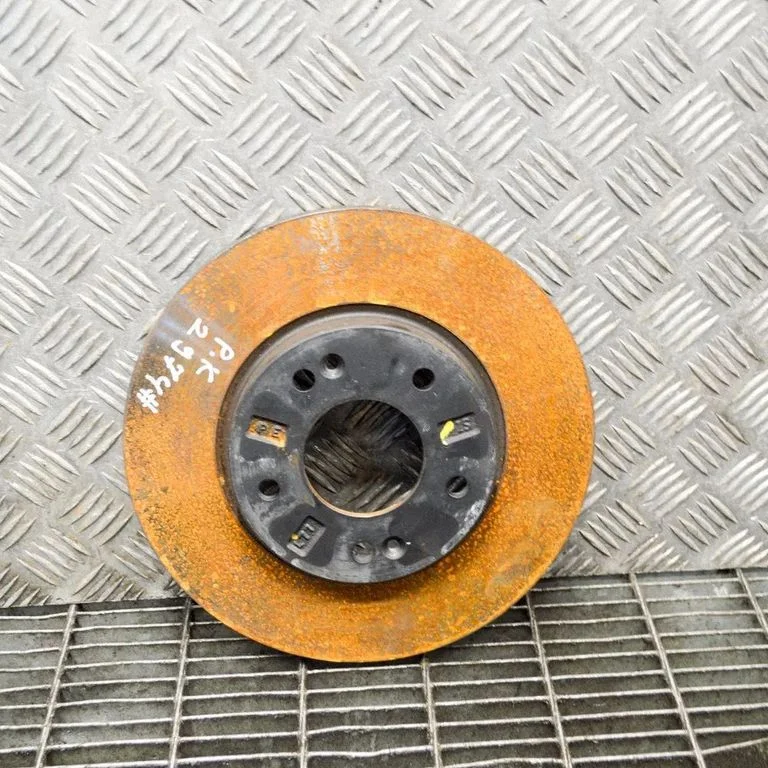 Priekšējais bremžu disks – kreisā