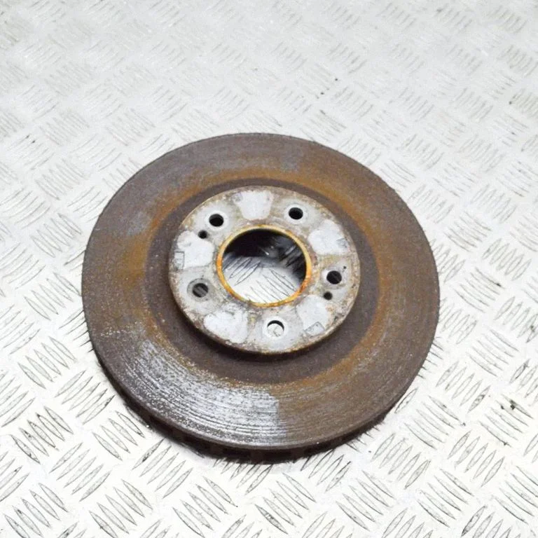 Priekšējais bremžu disks – kreisā