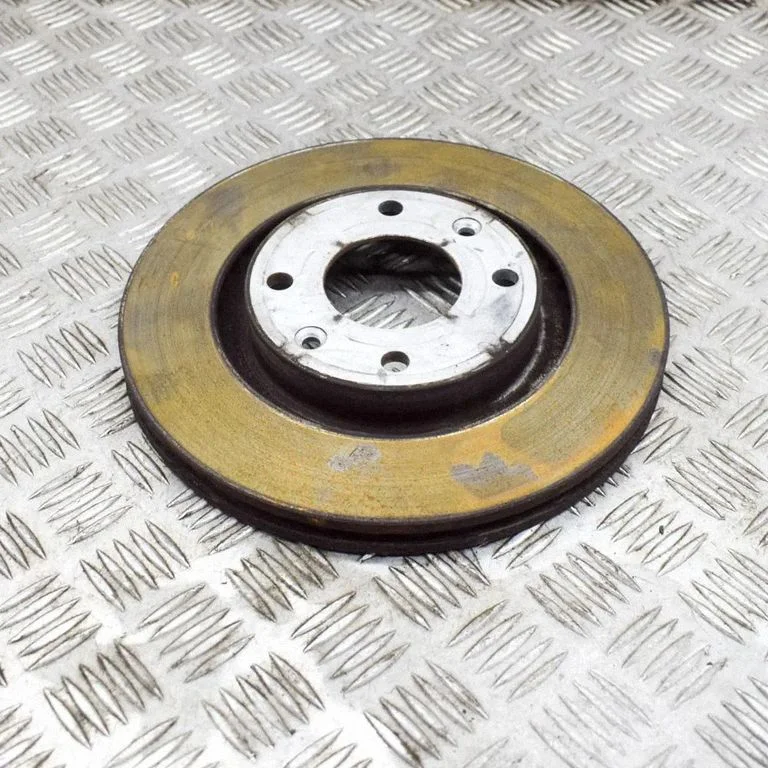 Priekšējais bremžu disks – kreisā