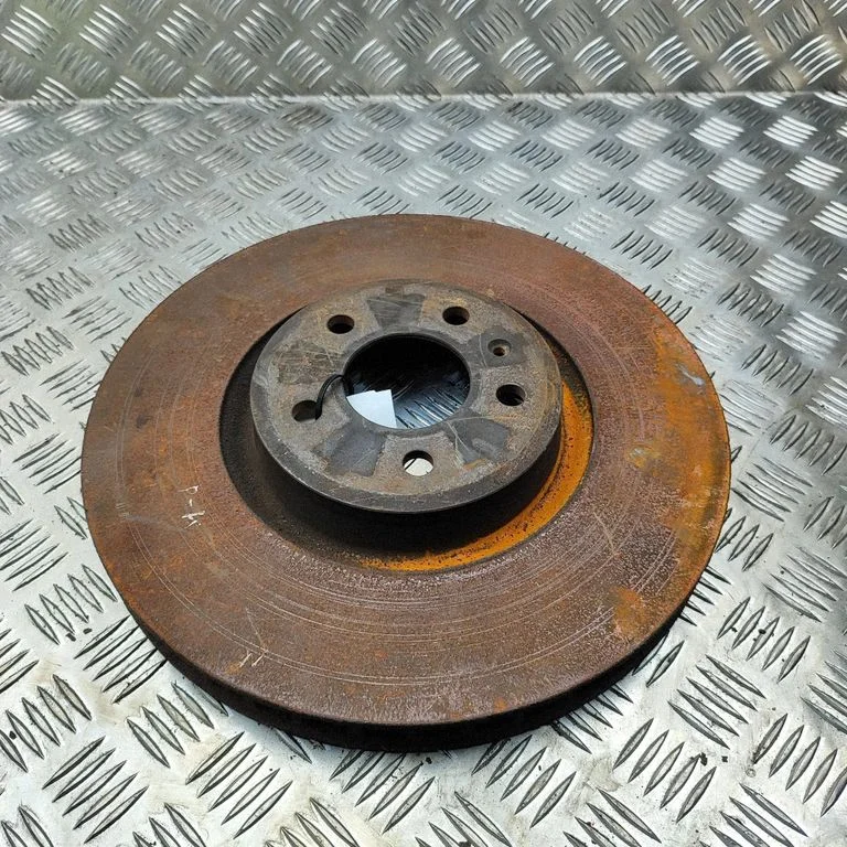 Priekšējais bremžu disks 4M0615301AB