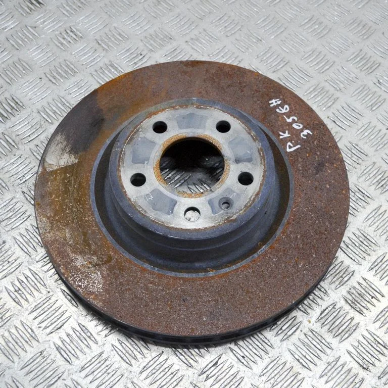 Priekšējais bremžu disks – kreisā