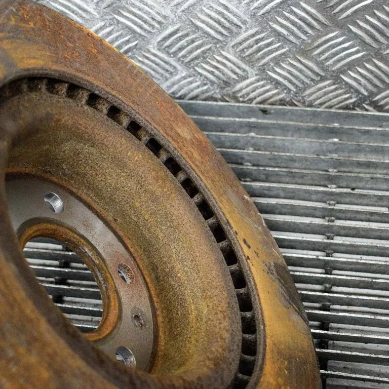 Front brake disc – left