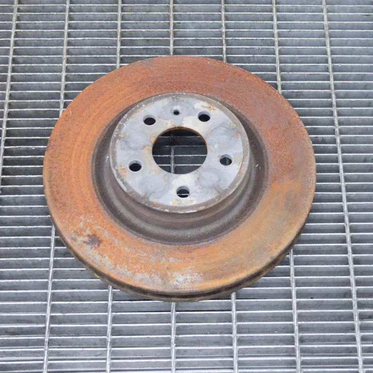 Front brake disc – right