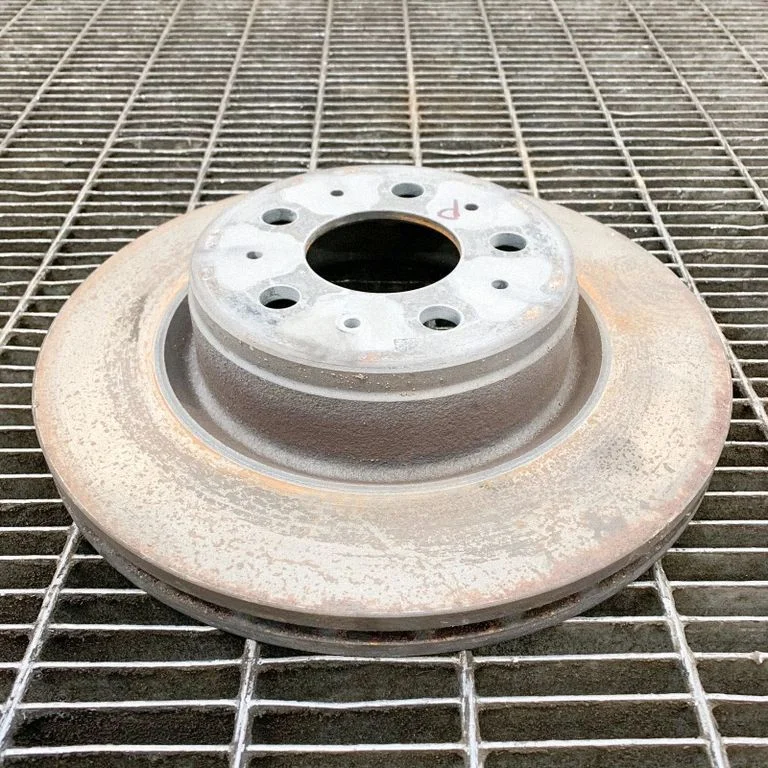 Front brake disc – right