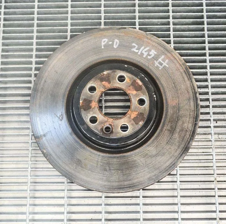 Priekšējais bremžu disks – labā