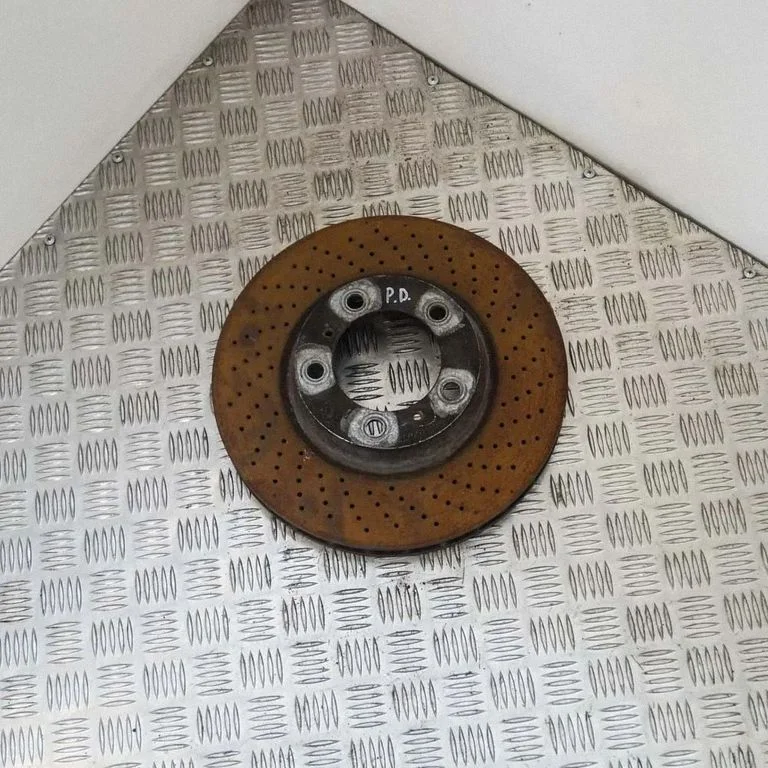 Priekšējais bremžu disks – labā