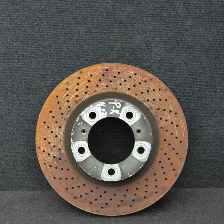 Priekšējais bremžu disks – kreisā