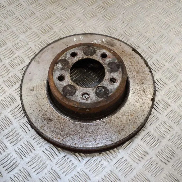 Priekšējais bremžu disks – labā