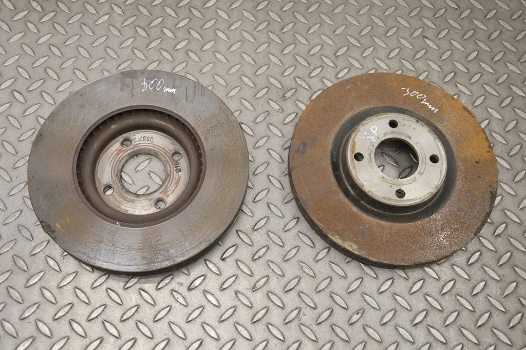 Priekšējais bremžu disks 300MM