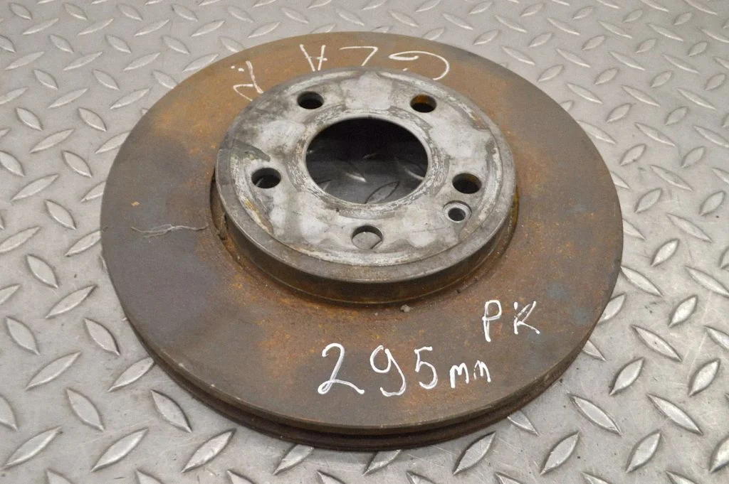 Priekšējais bremžu disks – Mercedes-Benz CLA klase C117 X117 W117 (2013-2019)