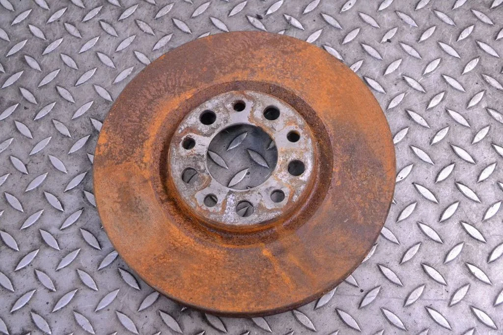 Priekšējais bremžu disks – labā